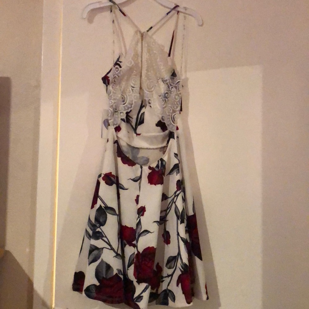 Dress - Picture 2 of 4